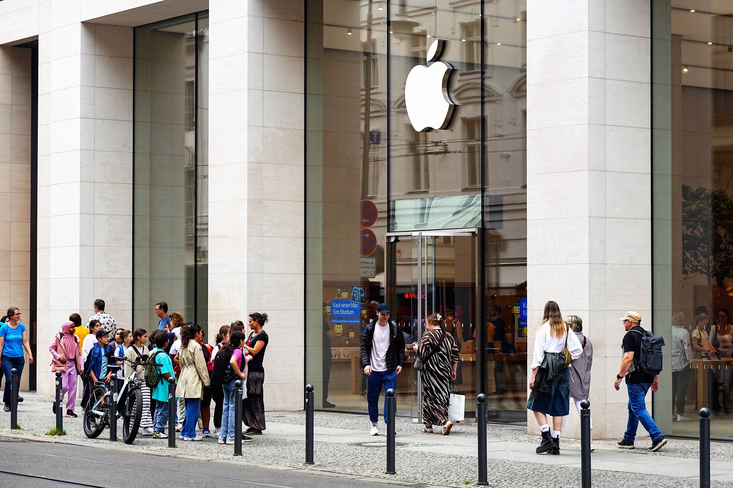 Apple’s App Course Runs $20,000 a Student. Is It Really Worth It?