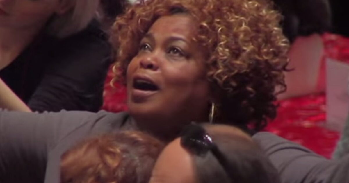 HALLELUJAH! It’s Time to Revisit the Greatest Christmas Flash Mob of All Time (VIDEO)